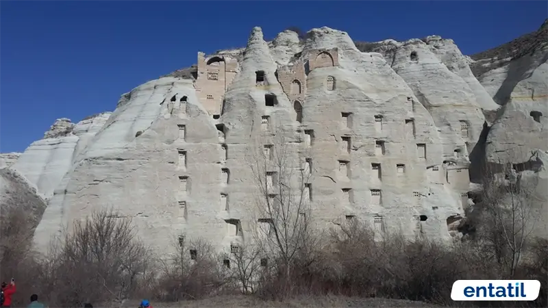 Gomeda - Üzengi Vadisi