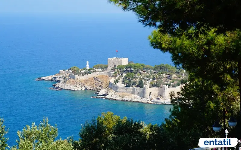 Güvercinada Kalesi