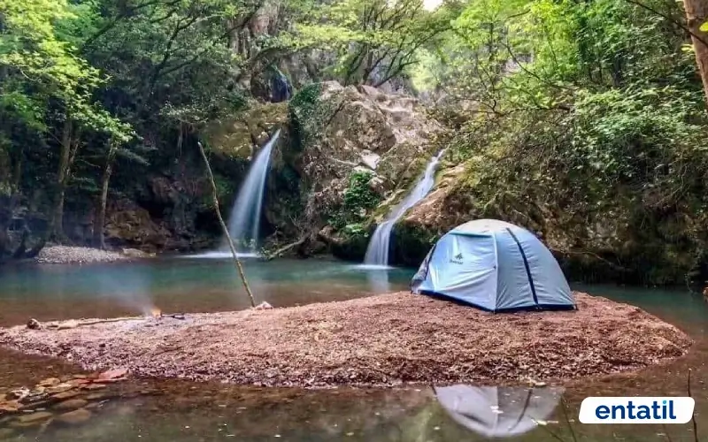 Hacıllı Köyü ve Şelalesi Kamp Alanı
