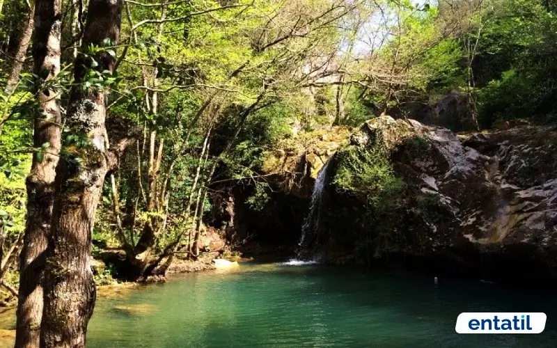 Kurudere Şelalesi
