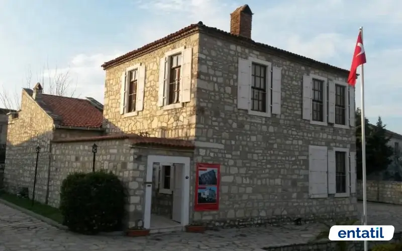 Necati Cumalı Anı ve Kültür Evi