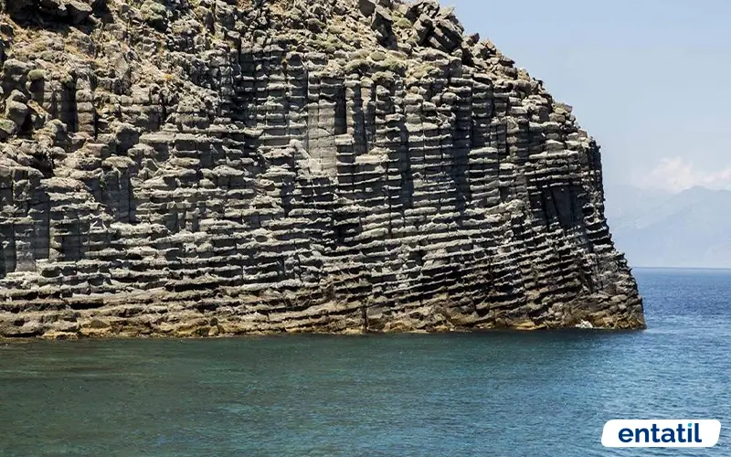Peynir Kayalıkları