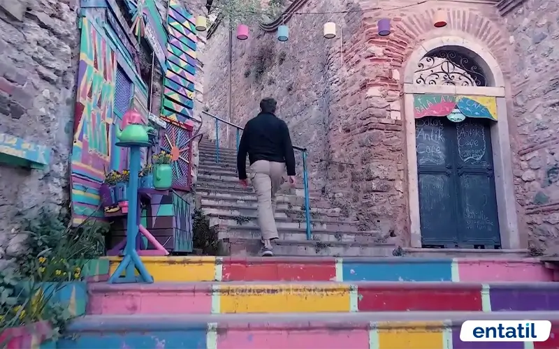 Renkli Merdivenler