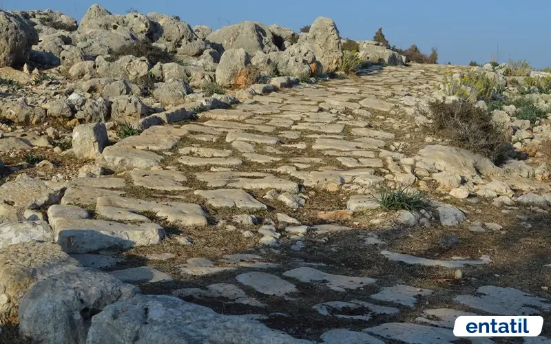 Roma Yolu ve Kilikya Zafer Takı
