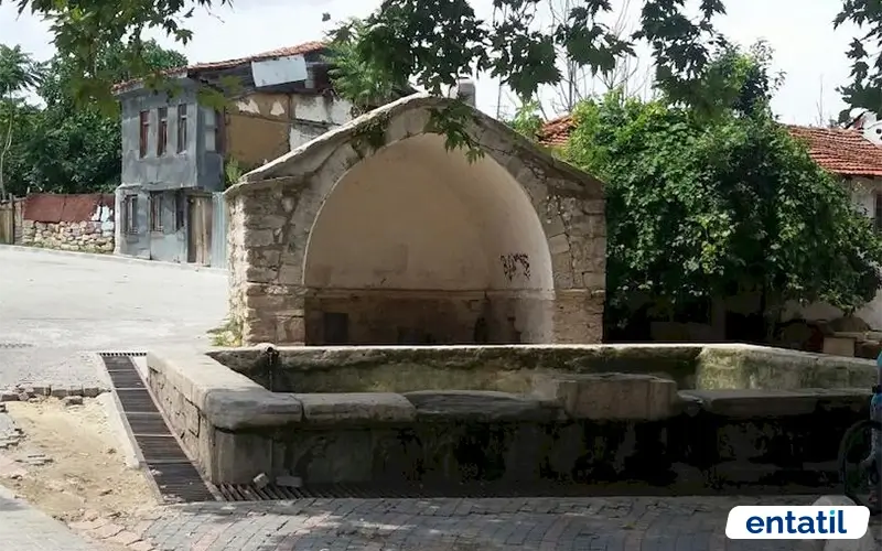 Topuklu Çeşmesi