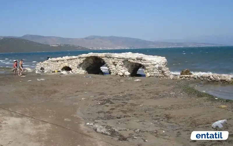 Urla İçmeler Plajı