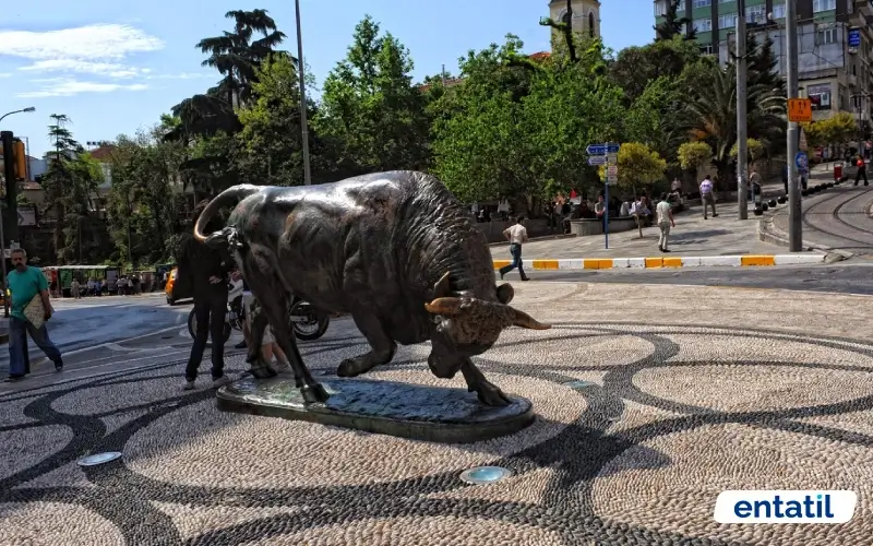 Kadıköy Boğa Heykeli