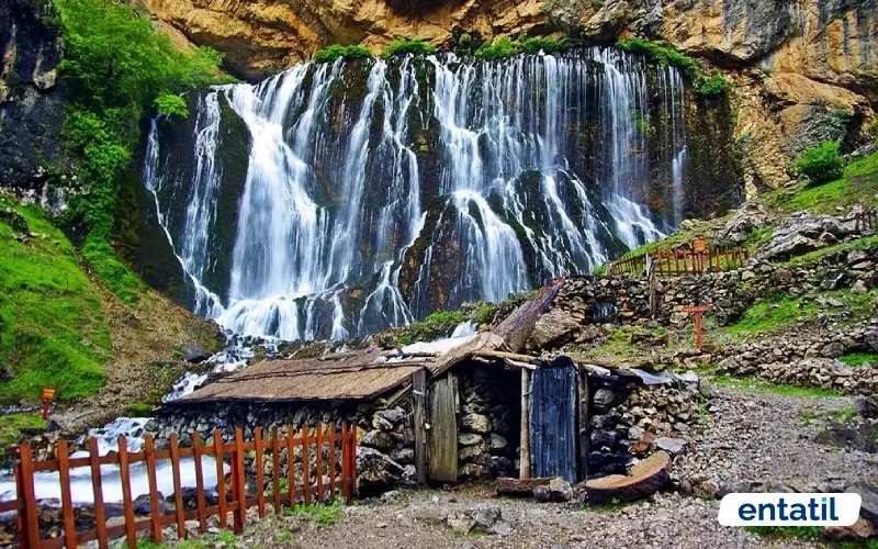 Kapuzbaşı Şelalesi