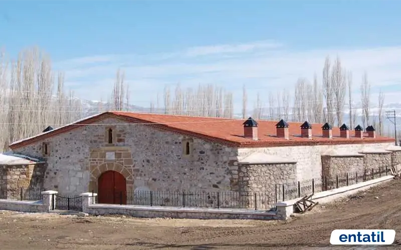 Ezinepazar Hanı