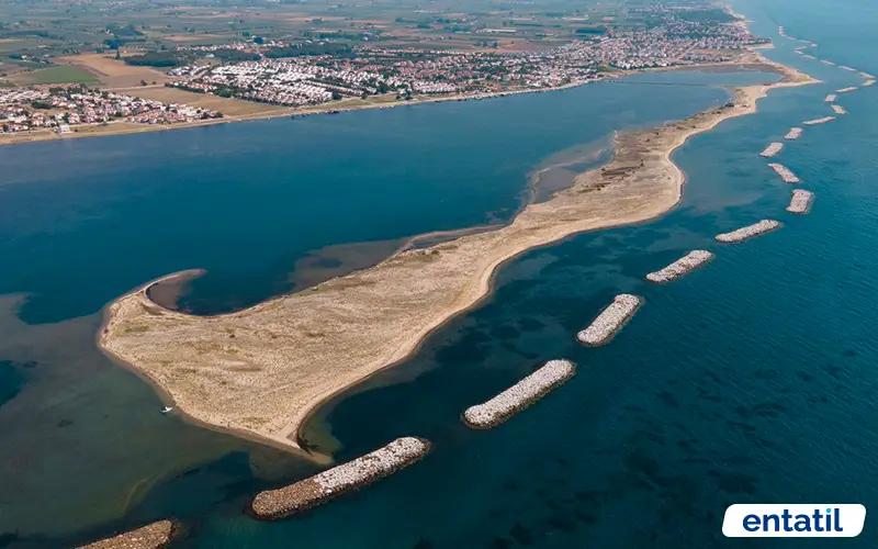 Kum Adası