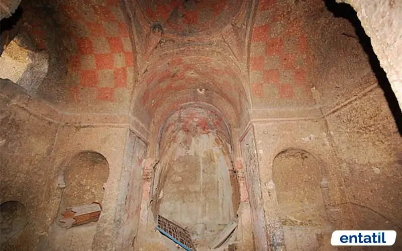 Orta Mahalle Kilisesi