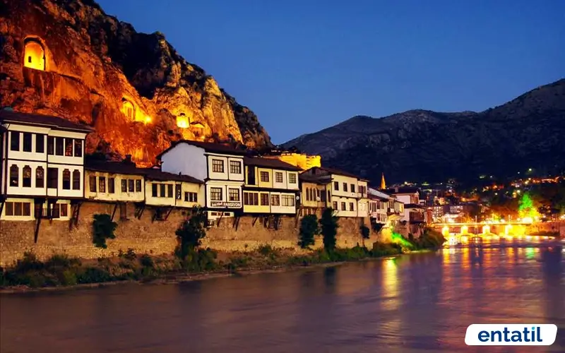 Yalıboyu Evleri