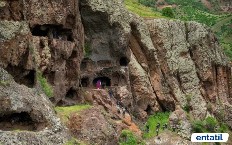 Zağ Mağarası
