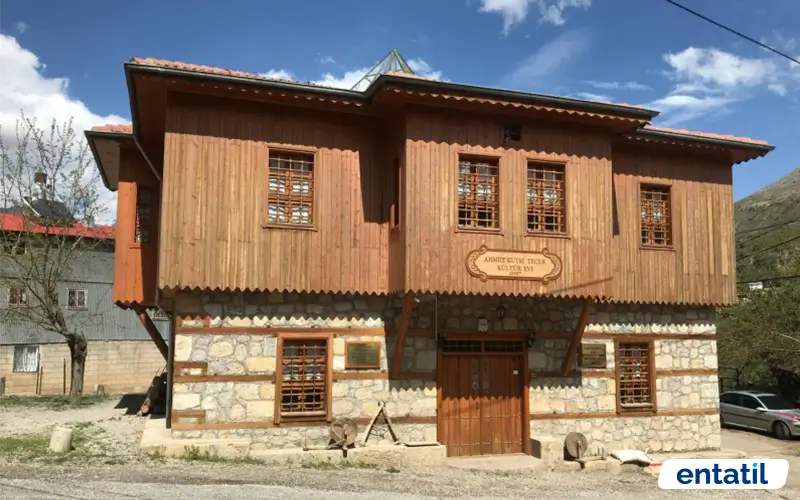 Ahmet Kutsi Tecer Kültür Evi