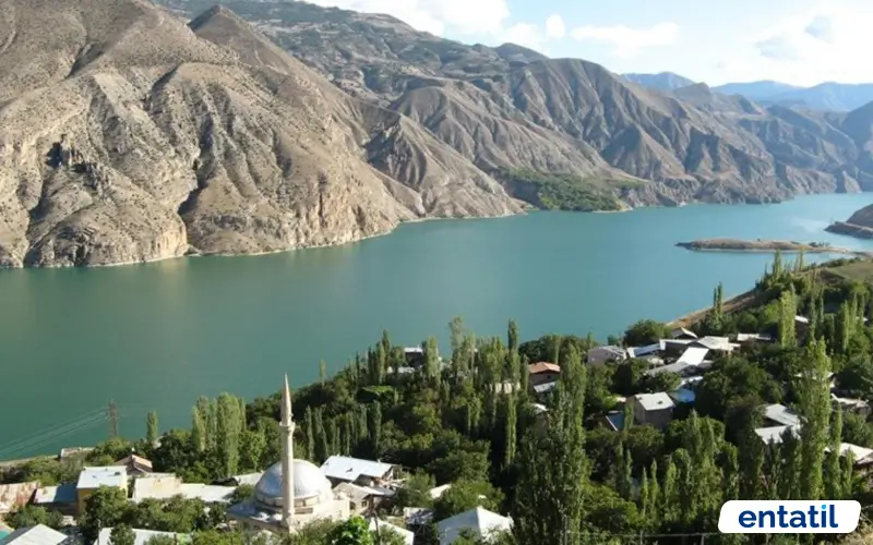 Balıklı Köyü ve Tortum Gölü