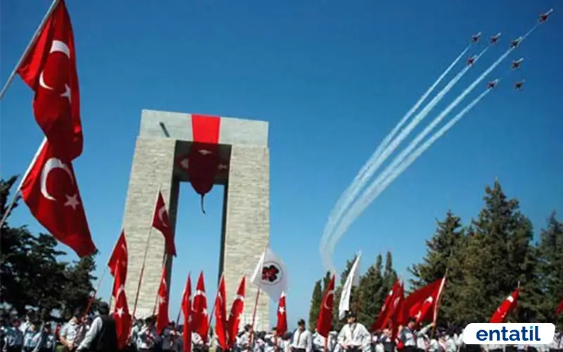Çanakkale Şehitleri Anıtı ve Harp Müzesi