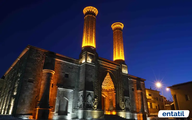 Çifte Minareli Medrese