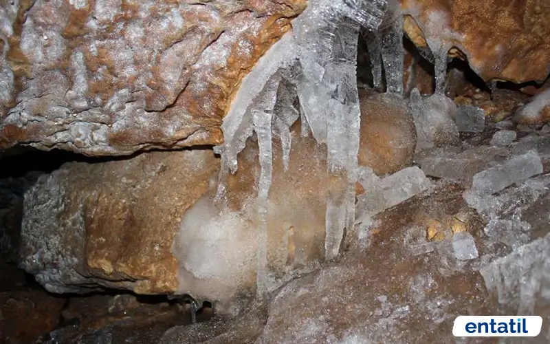 Elazığ Buzluk Mağarası