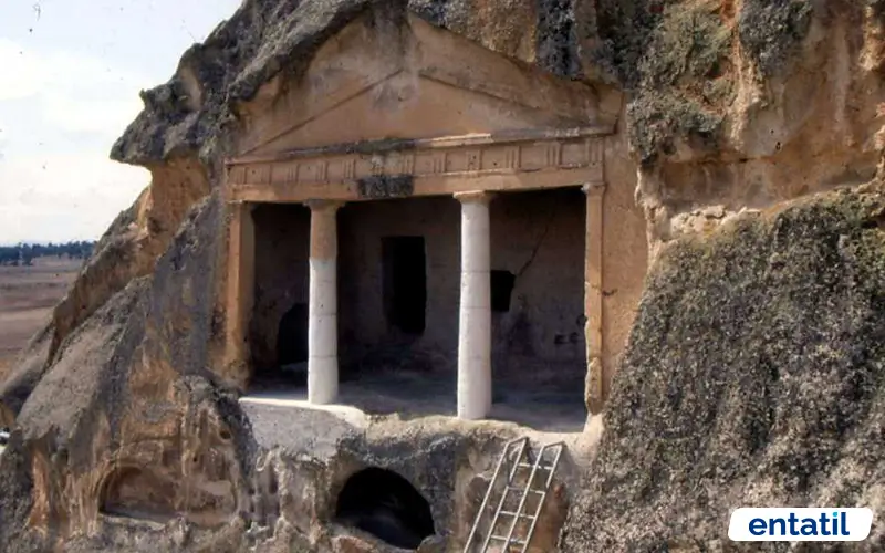 Gerdekkaya Mezar Anıtı