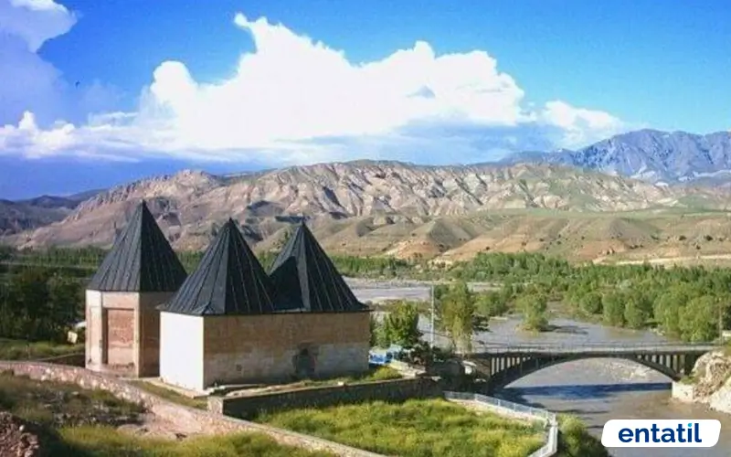 Hıdır Abdal Türbesi