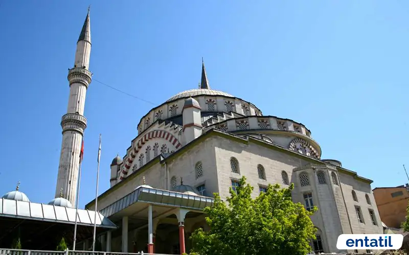 İzzet Paşa Cami