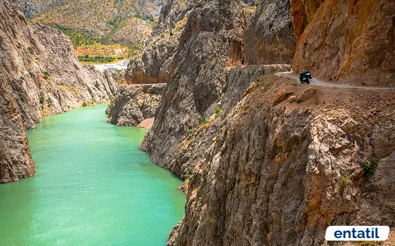 Karanlık Kanyon