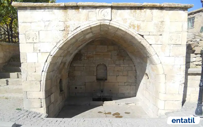 Üç Lüleli Çeşme