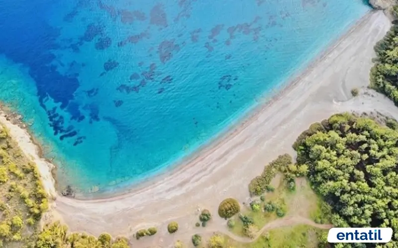 Pembe Çakıl Koyu Kamp Alanı