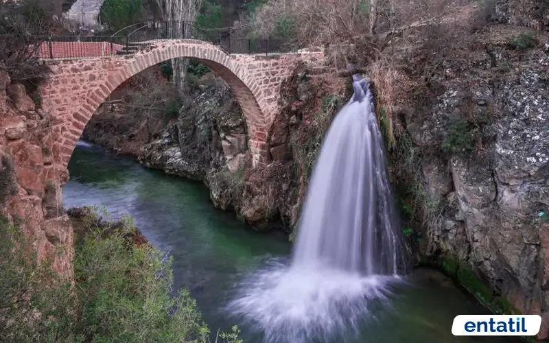 Clandıras Su Kemeri (Clandras Köprüsü)