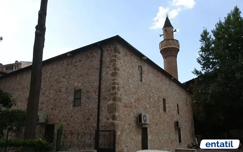 Garipler Camii